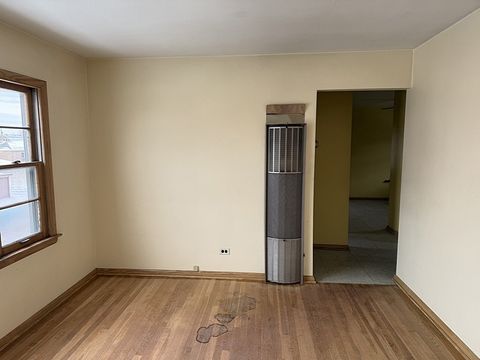 Tiny photo for 5658 S Meade Avenue, Chicago, IL 60638 (MLS # 12598230)