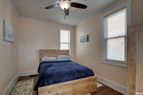 Tiny photo for 1031 S 12TH Street, Quincy, IL 62301 (MLS # QC4270005)