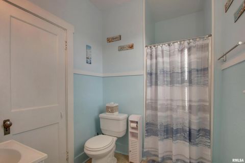 Tiny photo for 1031 S 12TH Street, Quincy, IL 62301 (MLS # QC4270005)