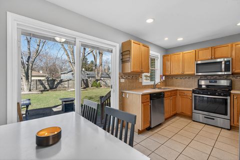 Tiny photo for 14 Devonshire Circle, Elgin, IL 60123 (MLS # 12589871)