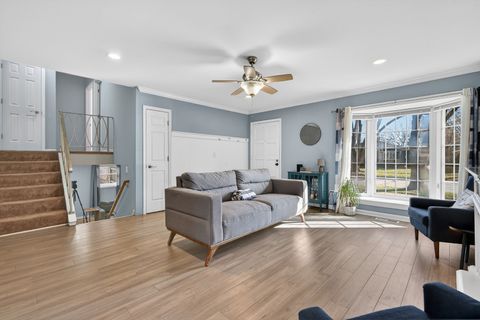 Tiny photo for 14 Devonshire Circle, Elgin, IL 60123 (MLS # 12589871)