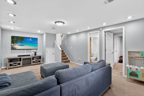 Tiny photo for 14 Devonshire Circle, Elgin, IL 60123 (MLS # 12589871)