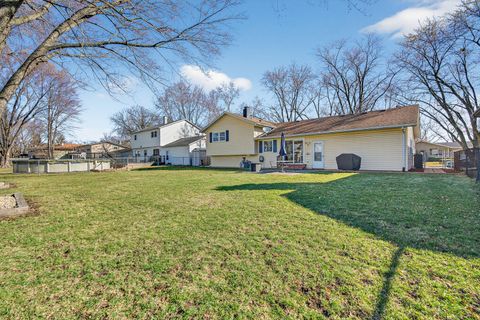 Tiny photo for 14 Devonshire Circle, Elgin, IL 60123 (MLS # 12589871)