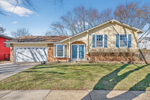 Photo of 14 Devonshire Circle, Elgin, IL 60123 (MLS # 12589871)