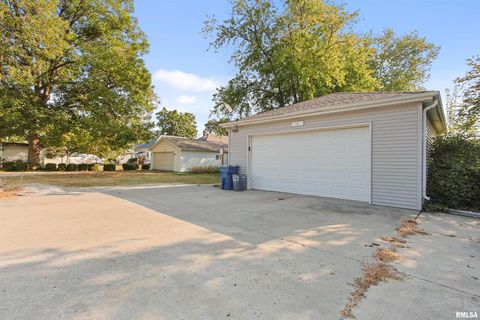 Tiny photo for 111 GRAND Avenue, Anna, IL 62906 (MLS # EB459761)