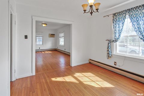 Tiny photo for 111 GRAND Avenue, Anna, IL 62906 (MLS # EB459761)