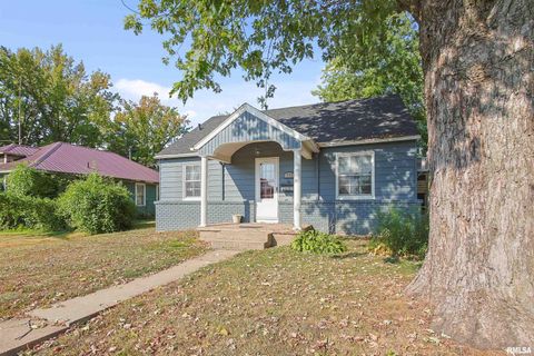 Tiny photo for 111 GRAND Avenue, Anna, IL 62906 (MLS # EB459761)