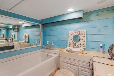 Tiny photo for 111 GRAND Avenue, Anna, IL 62906 (MLS # EB459761)