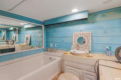 Tiny photo for 111 GRAND Avenue, Anna, IL 62906 (MLS # EB459761)