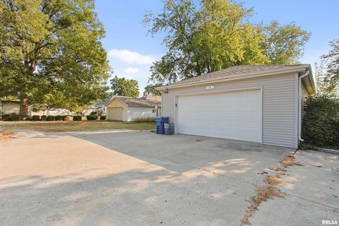 Tiny photo for 111 GRAND Avenue, Anna, IL 62906 (MLS # EB459761)