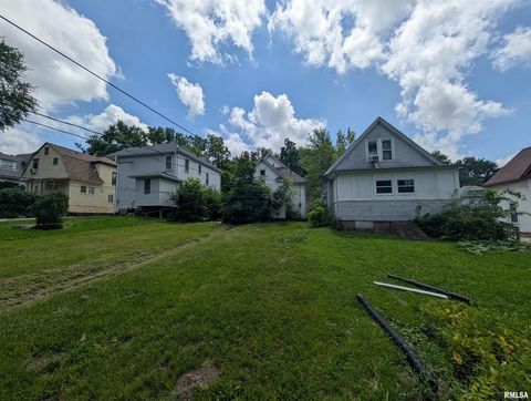 Tiny photo for 2833 8TH Avenue, Rock Island, IL 61201 (MLS # QC4266279)