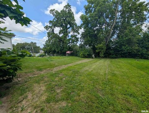 Tiny photo for 2833 8TH Avenue, Rock Island, IL 61201 (MLS # QC4266279)