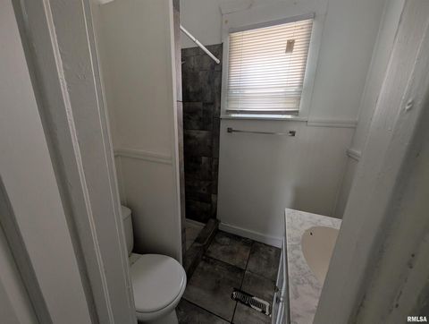 Tiny photo for 2833 8TH Avenue, Rock Island, IL 61201 (MLS # QC4266279)