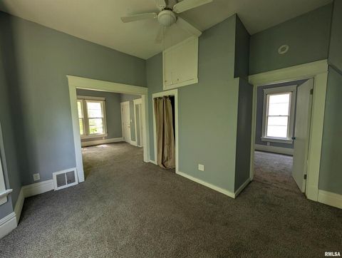 Tiny photo for 2833 8TH Avenue, Rock Island, IL 61201 (MLS # QC4266279)