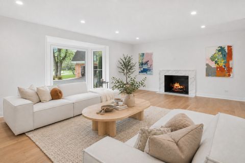 Tiny photo for 3031 Indianwood Road, Wilmette, IL 60091 (MLS # 12622098)