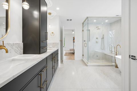 Tiny photo for 3031 Indianwood Road, Wilmette, IL 60091 (MLS # 12622098)