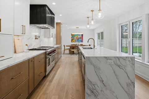 Tiny photo for 3031 Indianwood Road, Wilmette, IL 60091 (MLS # 12622098)