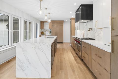 Tiny photo for 3031 Indianwood Road, Wilmette, IL 60091 (MLS # 12622098)