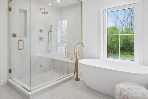 Tiny photo for 3031 Indianwood Road, Wilmette, IL 60091 (MLS # 12622098)