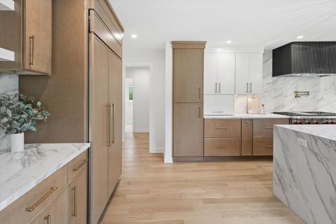 Tiny photo for 3031 Indianwood Road, Wilmette, IL 60091 (MLS # 12622098)