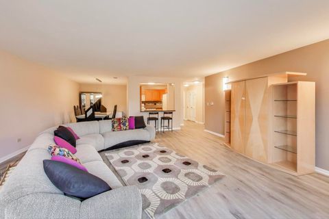 Tiny photo for 3110 Pheasant Creek Drive #104, Northbrook, IL 60062 (MLS # 12526554)