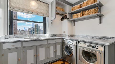 Tiny photo for 159 E WALTON Place #31A, Chicago, IL 60611 (MLS # 12461146)