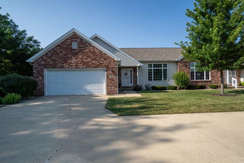 Photo of 1402 Caro Court #1402, Mahomet, IL 61853 (MLS # 12653310)