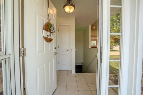 Tiny photo for 1402 Caro Court #1402, Mahomet, IL 61853 (MLS # 12653310)