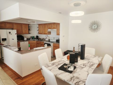 Tiny photo for 1026 Castilian Court #113, Glenview, IL 60025 (MLS # 12506223)