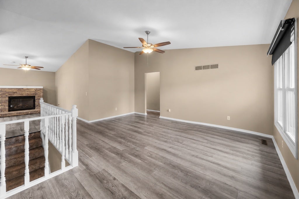 1503 W 46TH Place