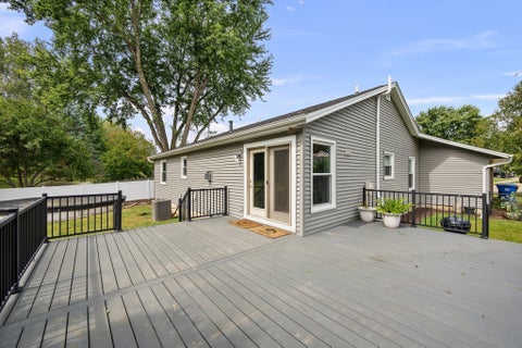 Tiny photo for 1503 W 46TH Place, Davenport, IA 52806 (MLS # 12759882)
