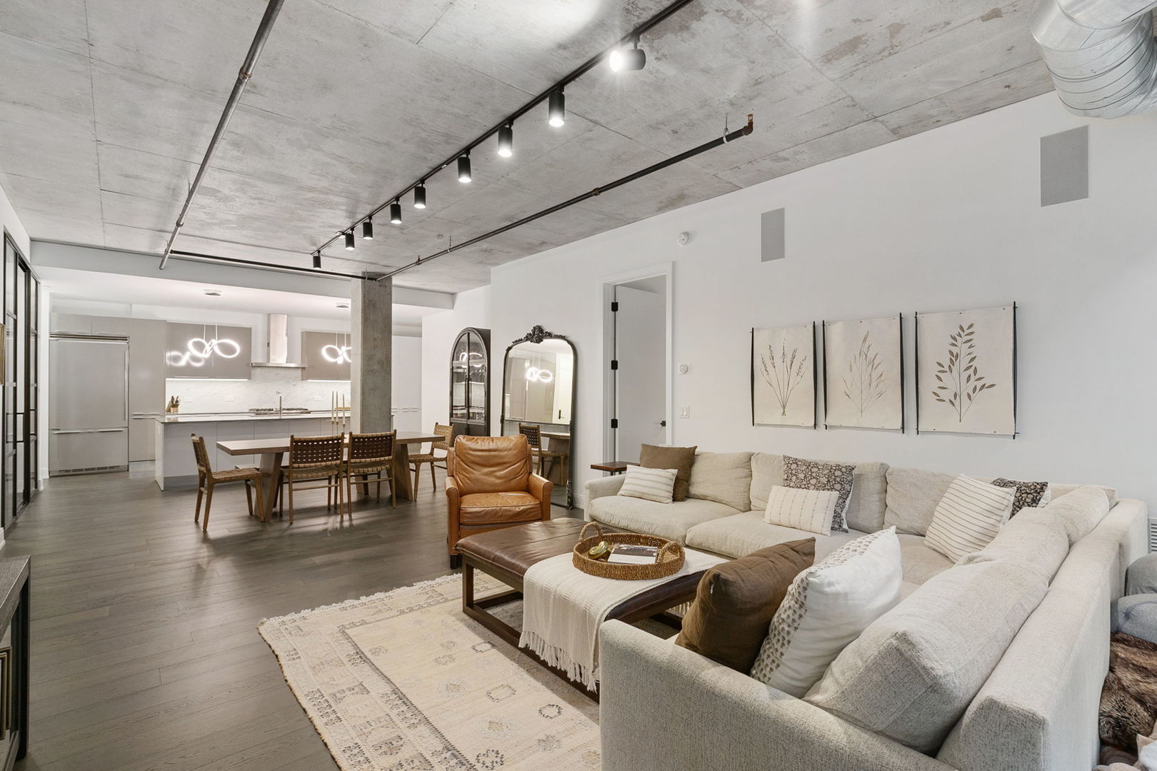 111 S Peoria Street 506