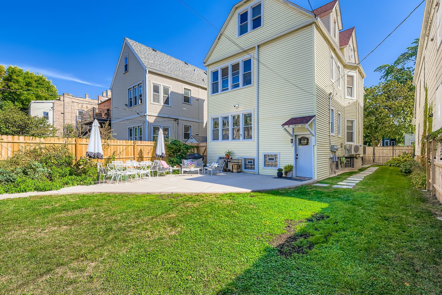 2706 N Monticello Avenue