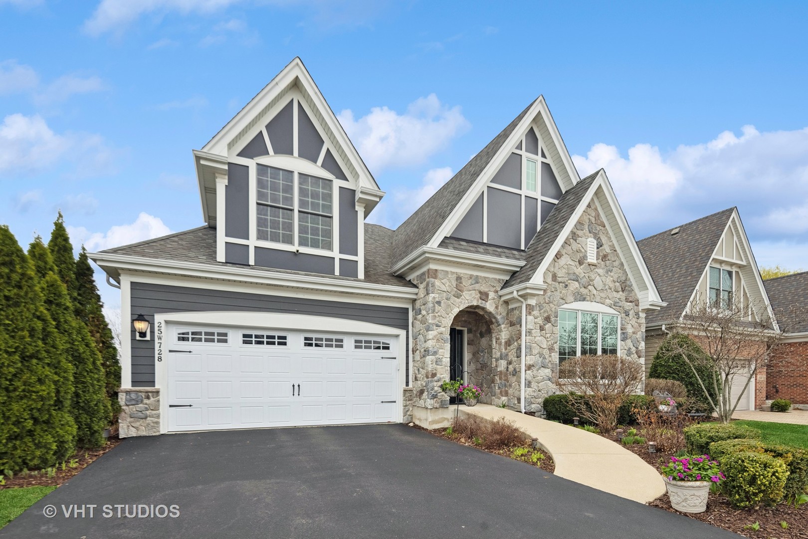 25W728 Golf View Lane
