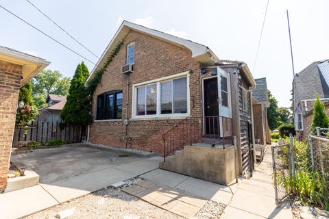 Tiny photo for 7047 N 26TH Parkway, Berwyn, IL 60402 (MLS # 12728022)