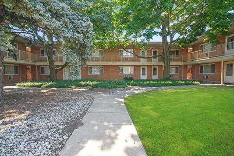 Photo of 4211 W 95th Street #2D, Oak Lawn, IL 60453 (MLS # 12728998)