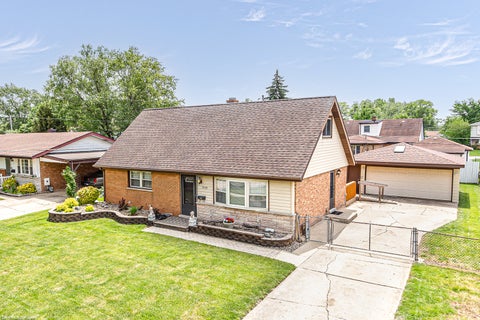 Photo of 7049 W 91 Street, Bridgeview, IL 60455 (MLS # 12660438)