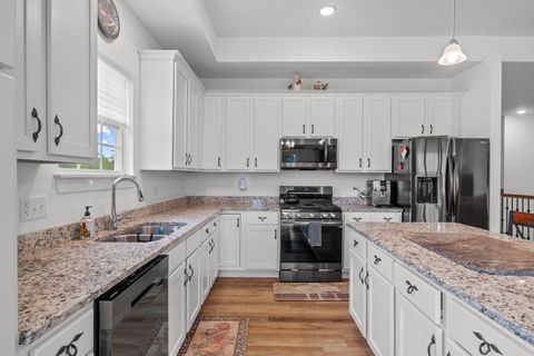 Tiny photo for 114 Easton Drive, Gilberts, IL 60136 (MLS # 12457992)