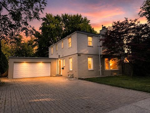 Photo of 4635 W Peterson Avenue, Chicago, IL 60646 (MLS # 12663190)