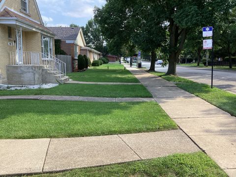 Tiny photo for 9039 S Jeffery Boulevard, Chicago, IL 60617 (MLS # 12474630)