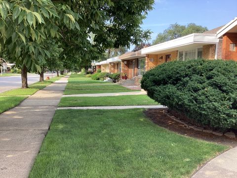 Tiny photo for 9039 S Jeffery Boulevard, Chicago, IL 60617 (MLS # 12474630)