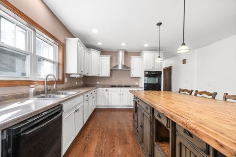 Tiny photo for 115 S Wilmette Avenue, Westmont, IL 60559 (MLS # 12577461)