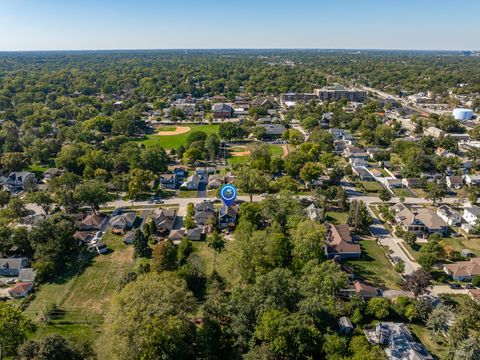 Tiny photo for 115 S Wilmette Avenue, Westmont, IL 60559 (MLS # 12577461)