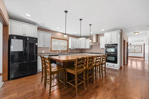 Tiny photo for 115 S Wilmette Avenue, Westmont, IL 60559 (MLS # 12577461)
