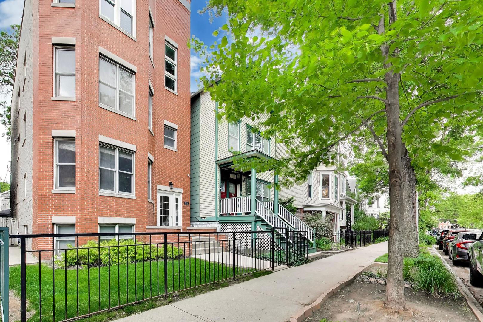 3051 N Clifton Avenue 2