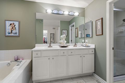 Tiny photo for 1751 Park Ridge Point, Park Ridge, IL 60068 (MLS # 12627286)