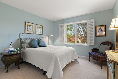 Tiny photo for 1751 Park Ridge Point, Park Ridge, IL 60068 (MLS # 12627286)