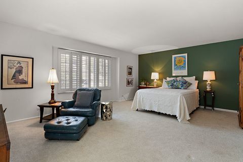 Tiny photo for 1751 Park Ridge Point, Park Ridge, IL 60068 (MLS # 12627286)