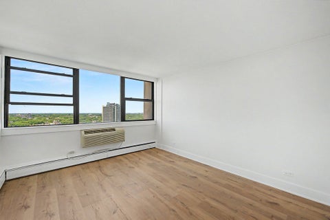 Tiny photo for 5740 N Sheridan Road #17C, Chicago, IL 60660 (MLS # 12676701)