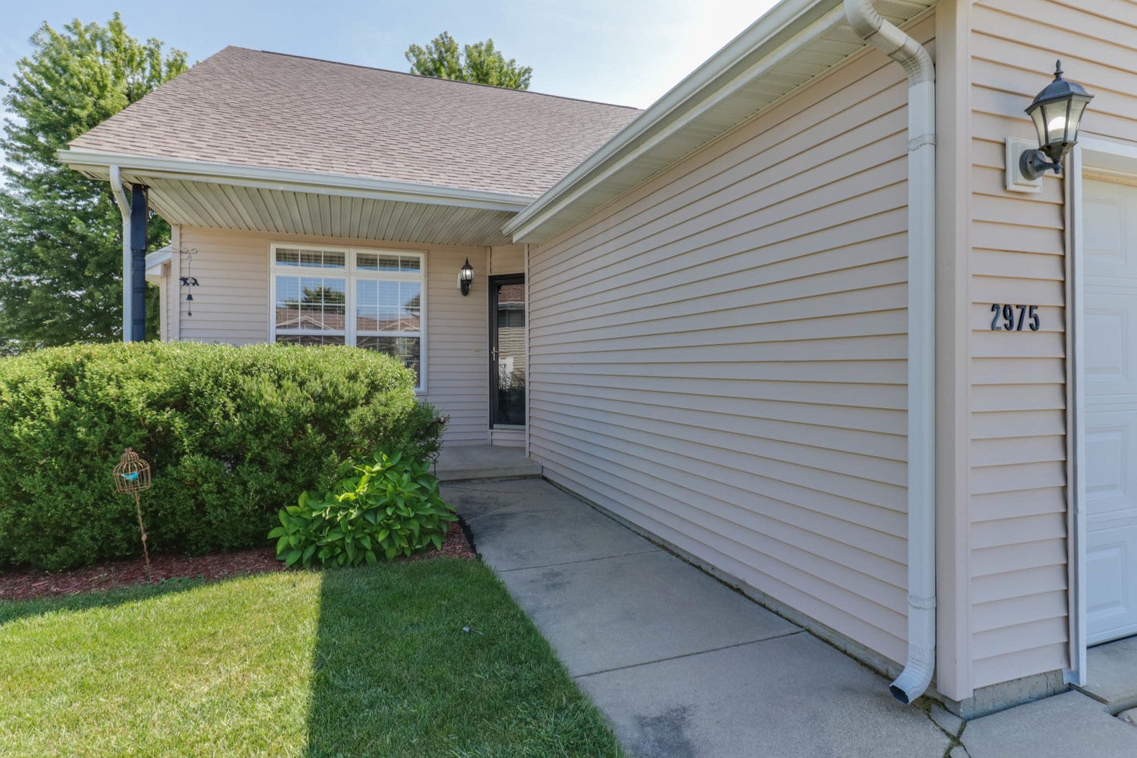 2975 Benson Lane